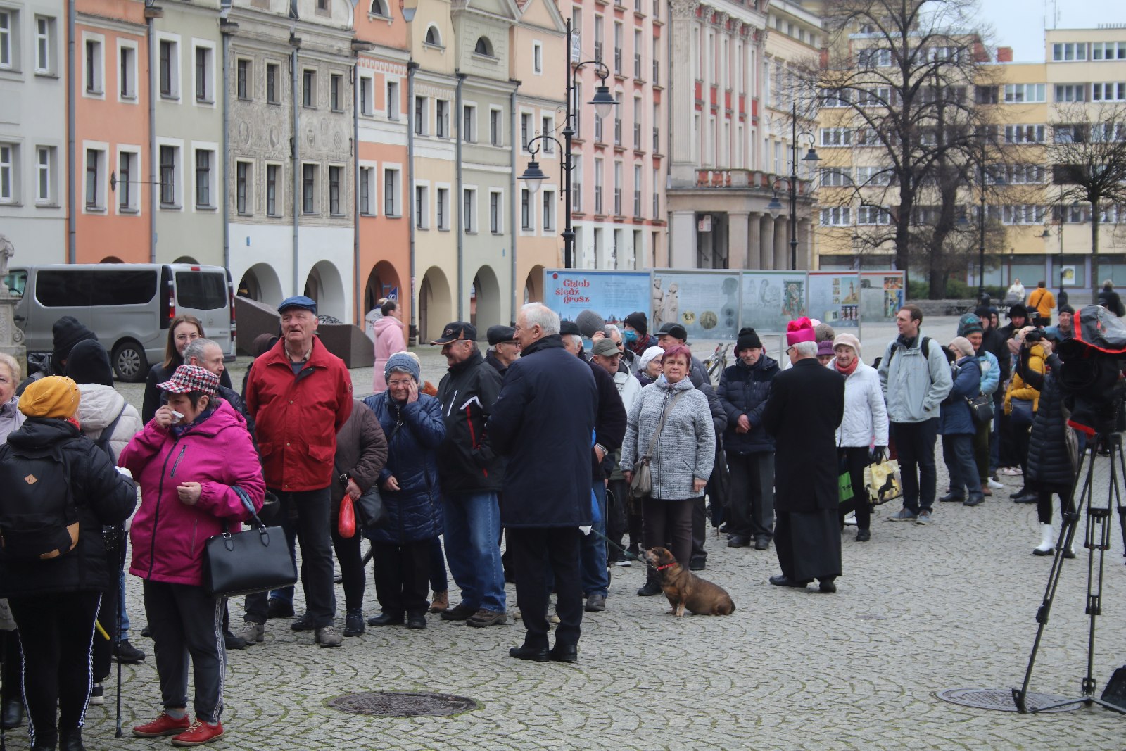 Legnicka tradycja. Chleb, śledź i grosz w Wielki Piątek