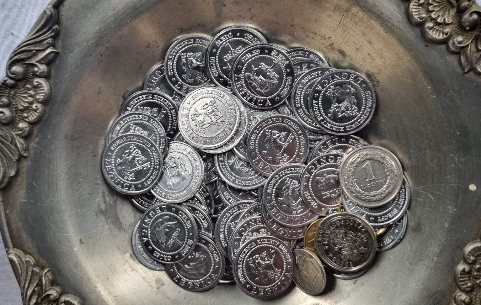 Legnicka tradycja. Chleb, śledź i grosz w Wielki Piątek