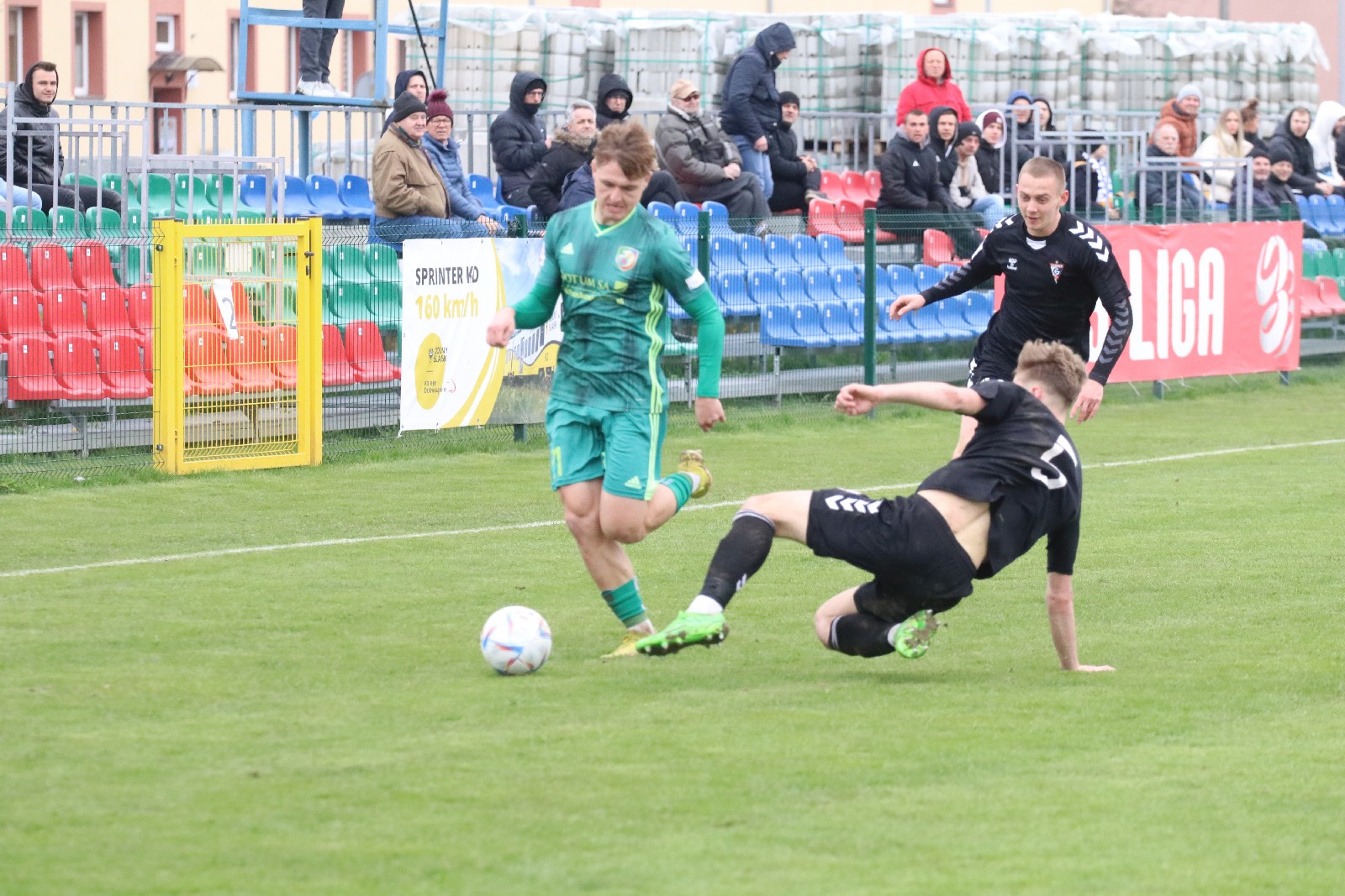 Pewne zwycięstwo Miedzi II Legnica z Gornikiem II