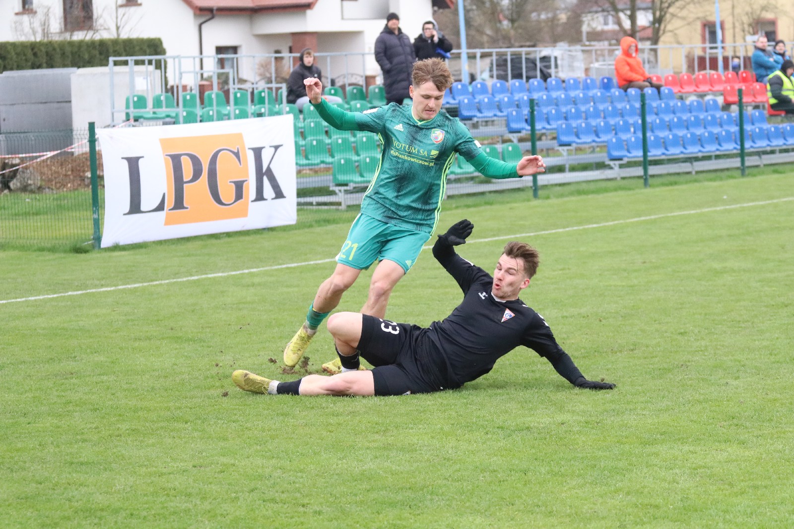 Pewne zwycięstwo Miedzi II Legnica z Gornikiem II