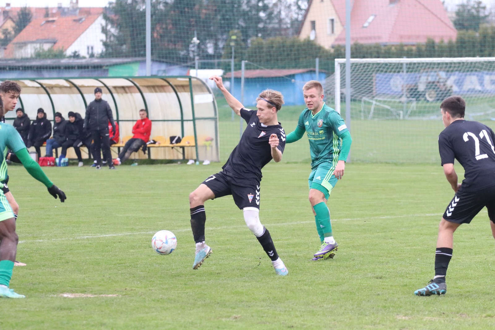 Pewne zwycięstwo Miedzi II Legnica z Gornikiem II