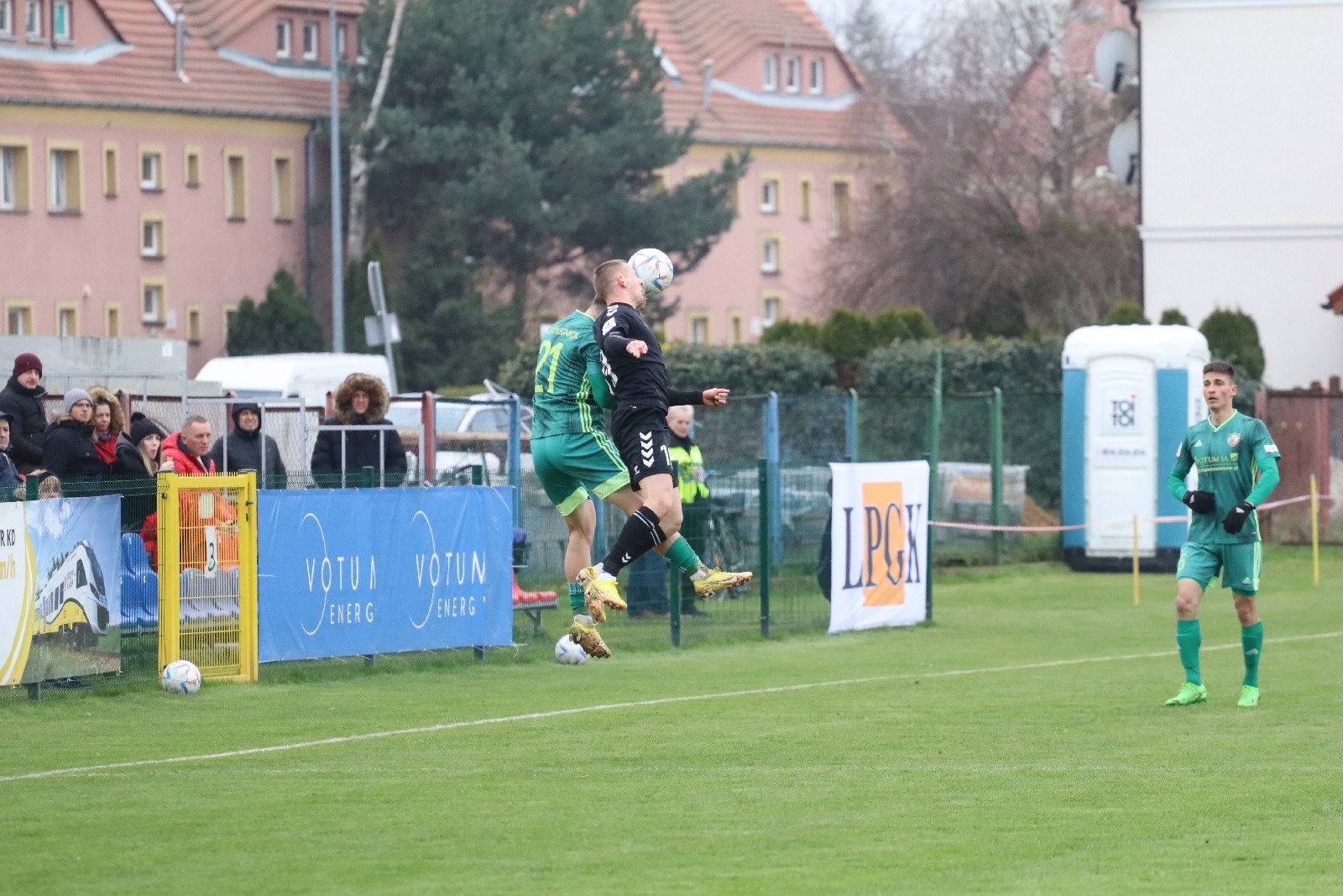 Pewne zwycięstwo Miedzi II Legnica z Gornikiem II