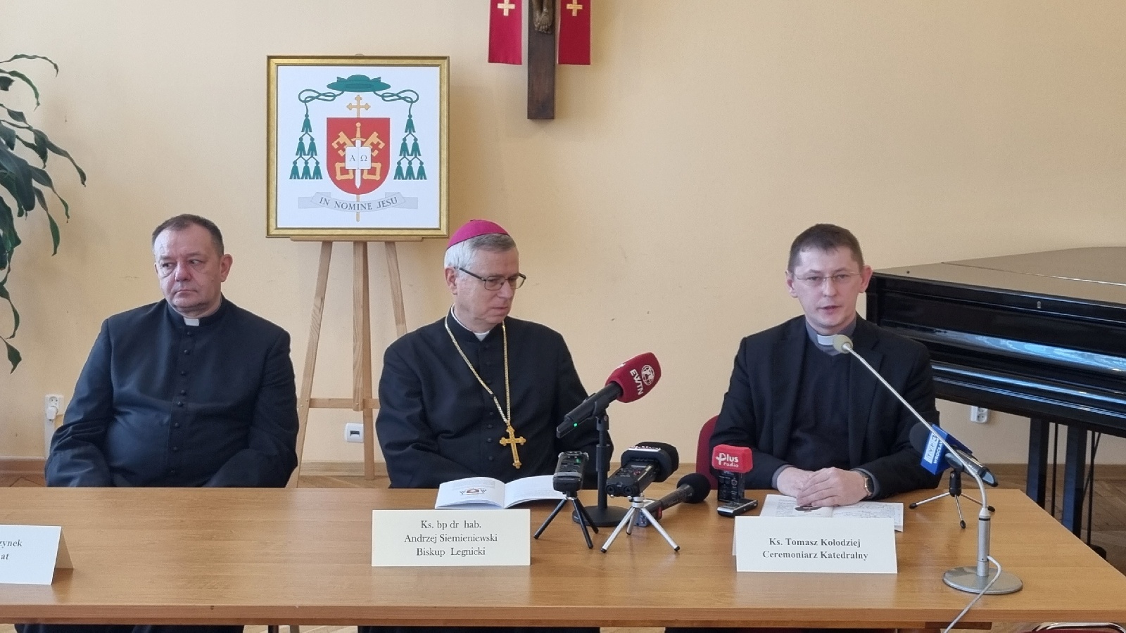 Konferencja prasowa z udziałem księdza Piotra Wawrzynka