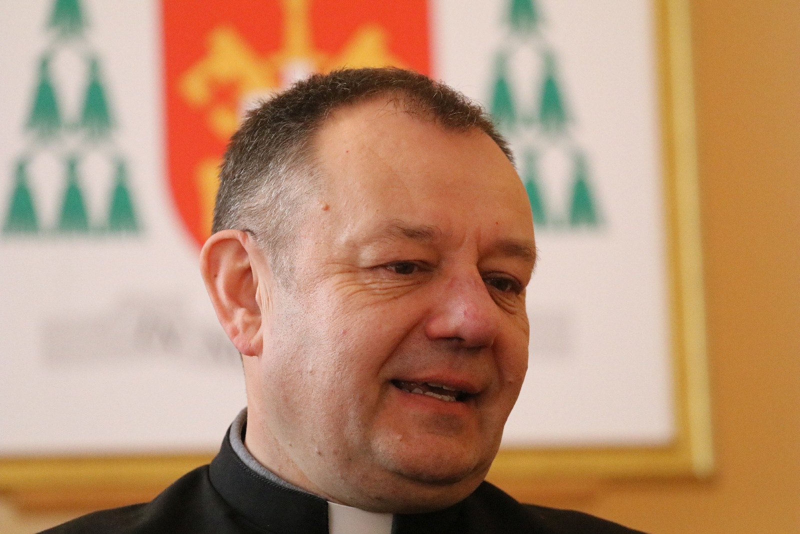 Konferencja prasowa z udziałem księdza Piotra Wawrzynka