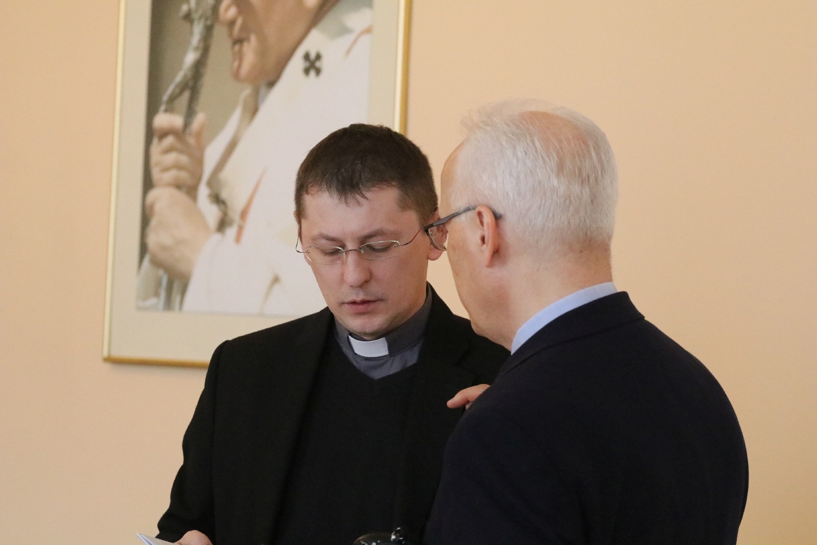 Konferencja prasowa z udziałem księdza Piotra Wawrzynka