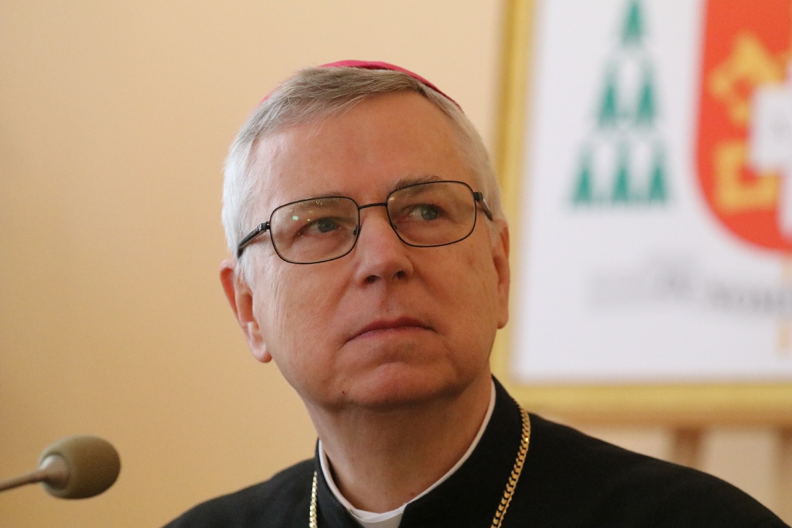 Konferencja prasowa z udziałem księdza Piotra Wawrzynka