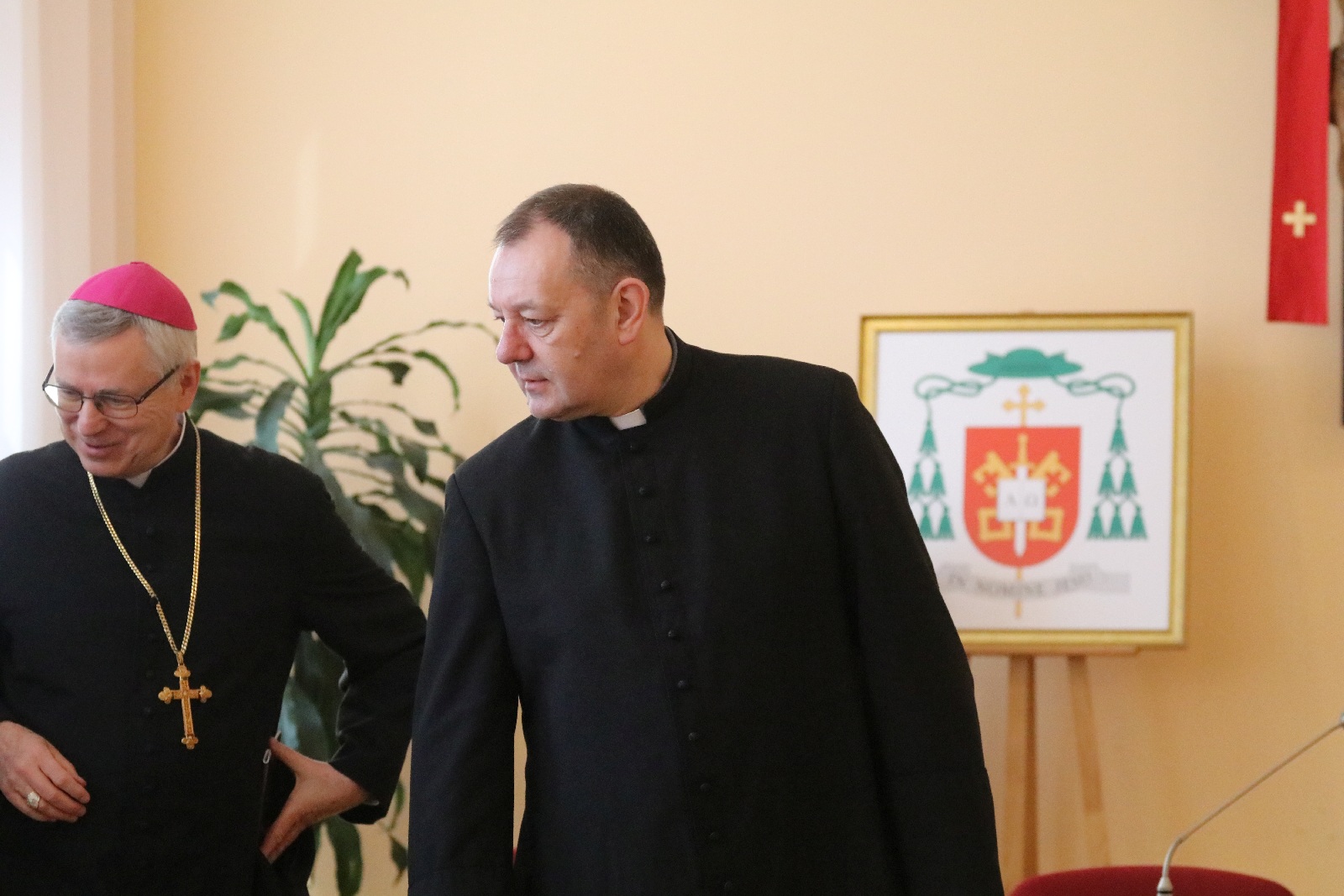 Konferencja prasowa z udziałem księdza Piotra Wawrzynka