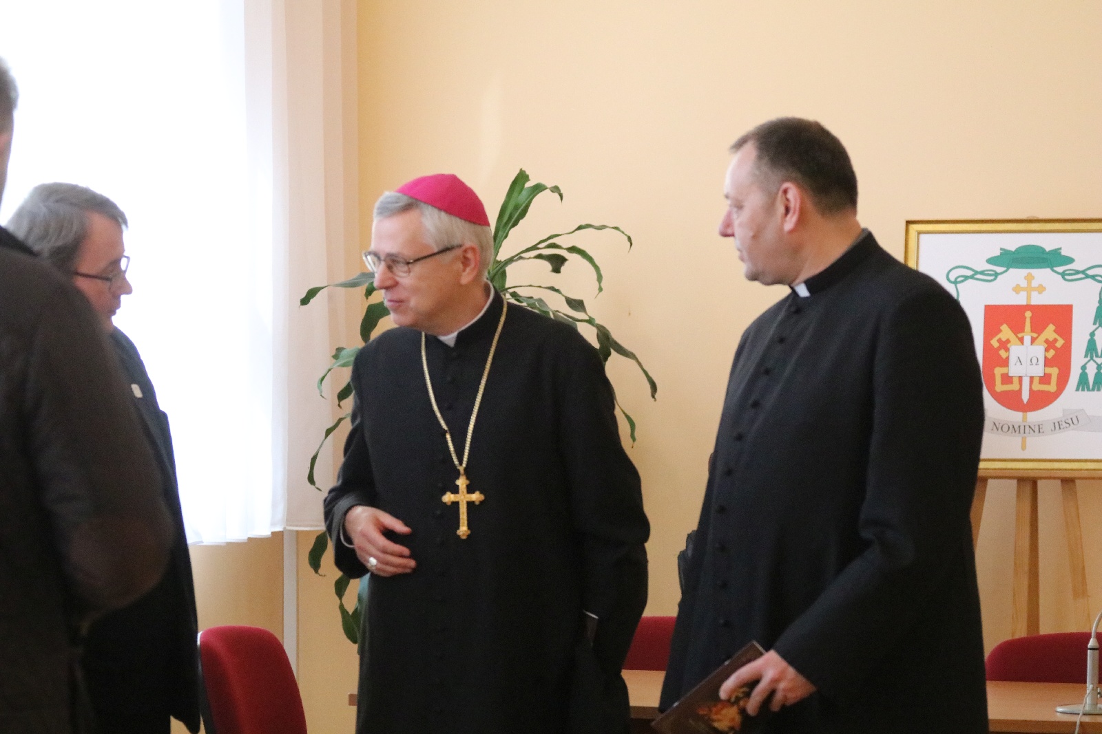 Konferencja prasowa z udziałem księdza Piotra Wawrzynka