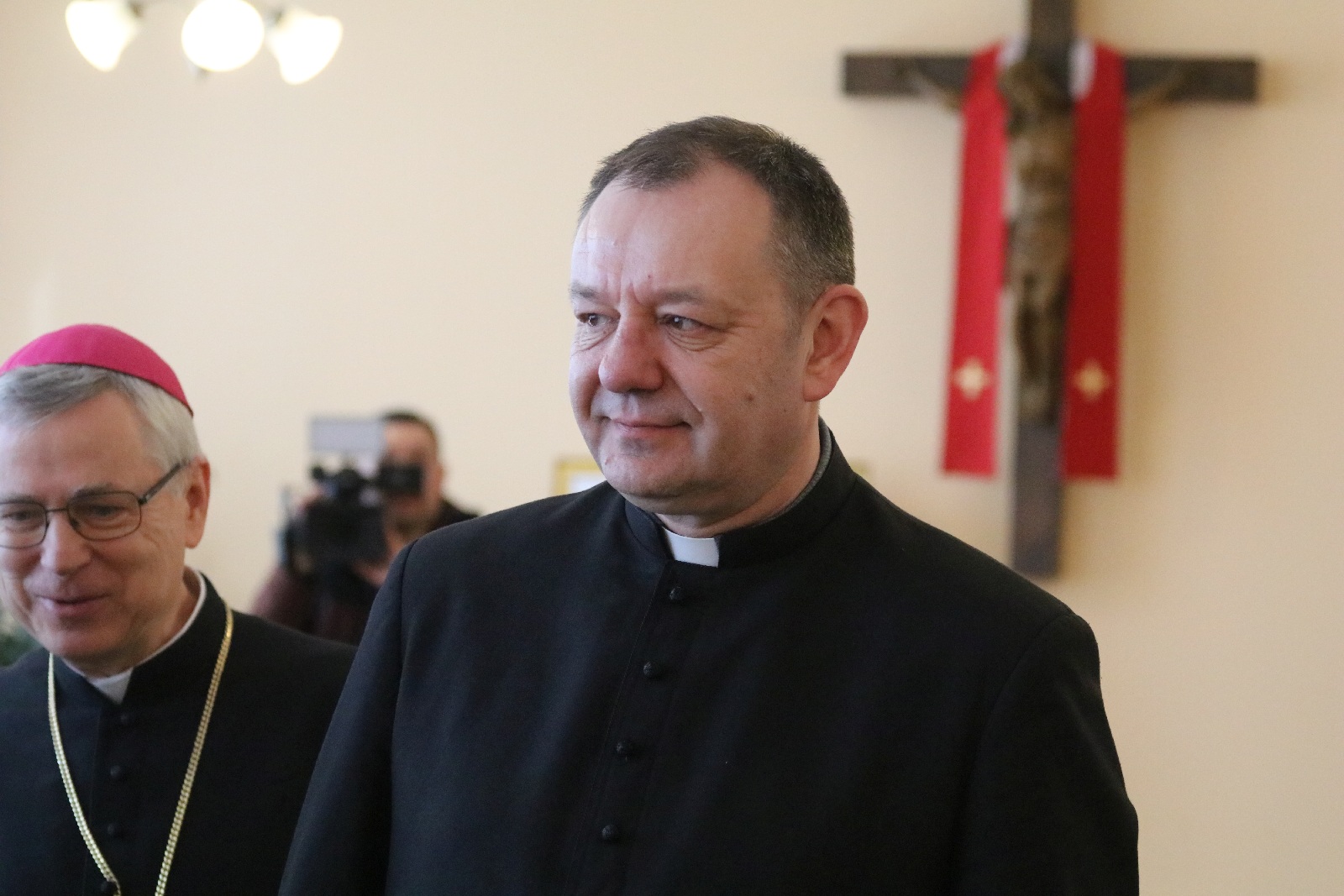 Konferencja prasowa z udziałem księdza Piotra Wawrzynka