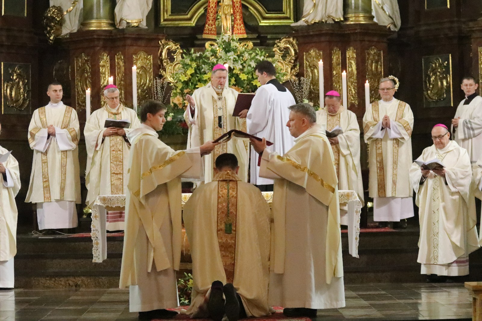 Święcenia biskupie księdza Piotra Wawrzynka	