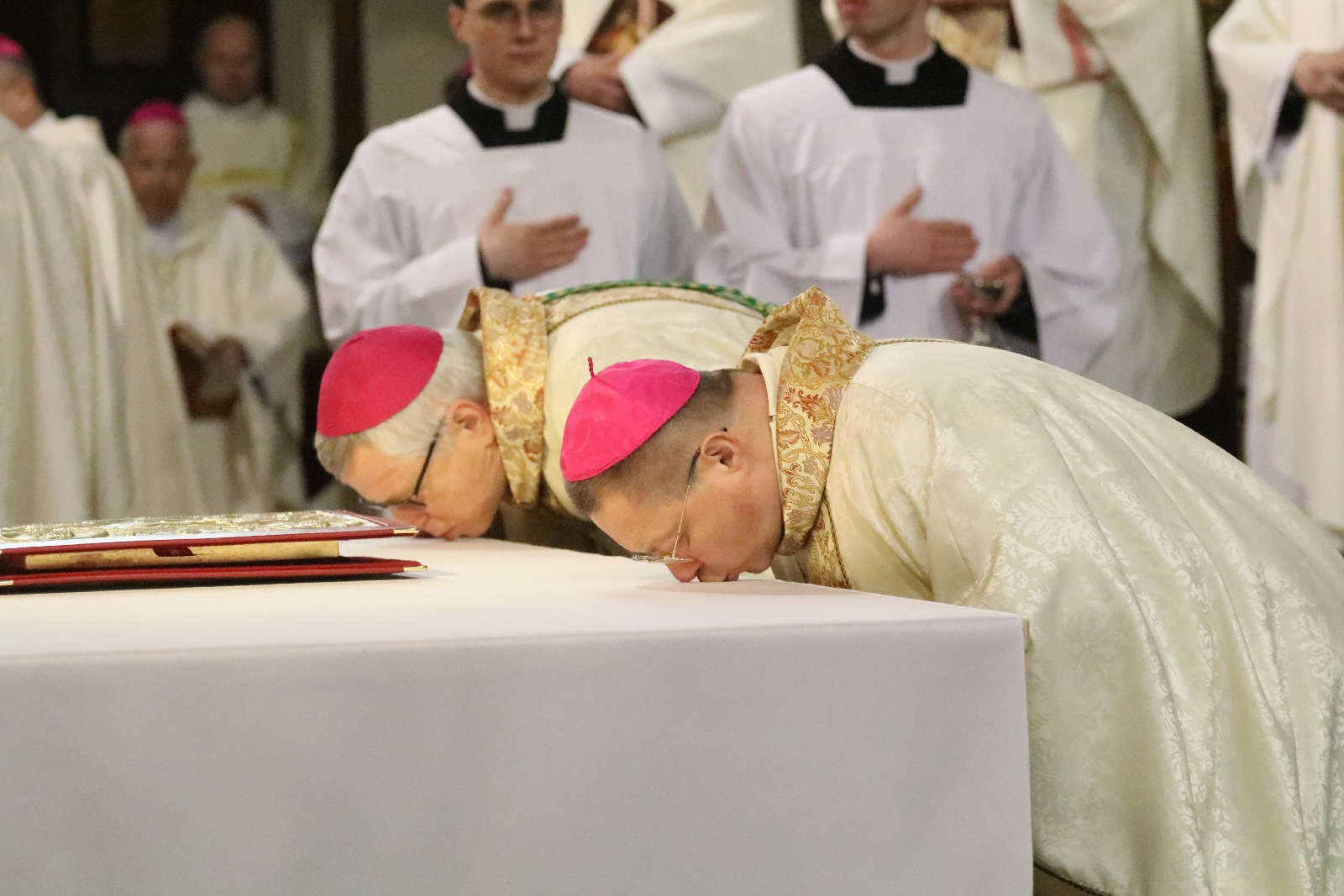 Święcenia biskupie księdza Piotra Wawrzynka	