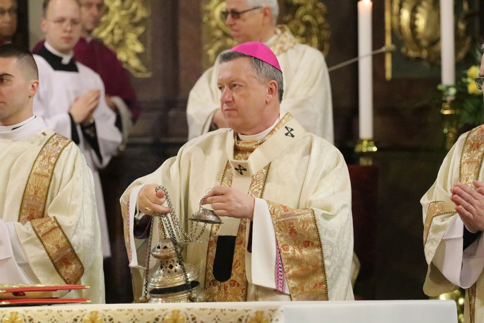 Święcenia biskupie księdza Piotra Wawrzynka	