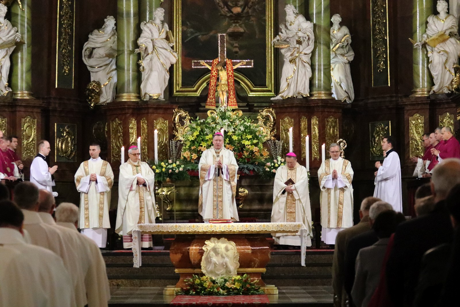 Święcenia biskupie księdza Piotra Wawrzynka	