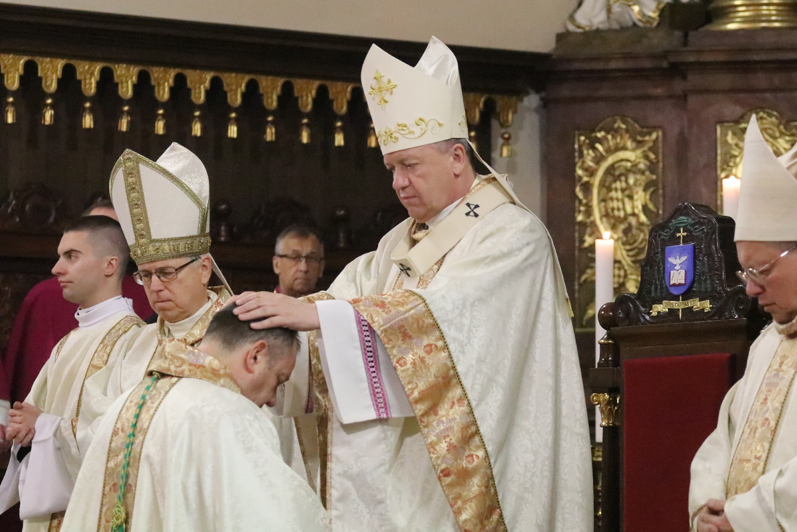 Święcenia biskupie księdza Piotra Wawrzynka	