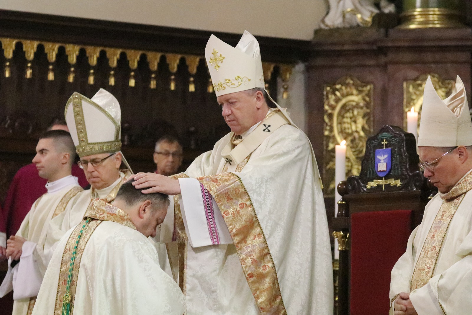 Święcenia biskupie księdza Piotra Wawrzynka	