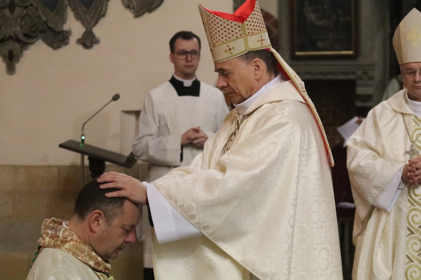 Święcenia biskupie księdza Piotra Wawrzynka	
