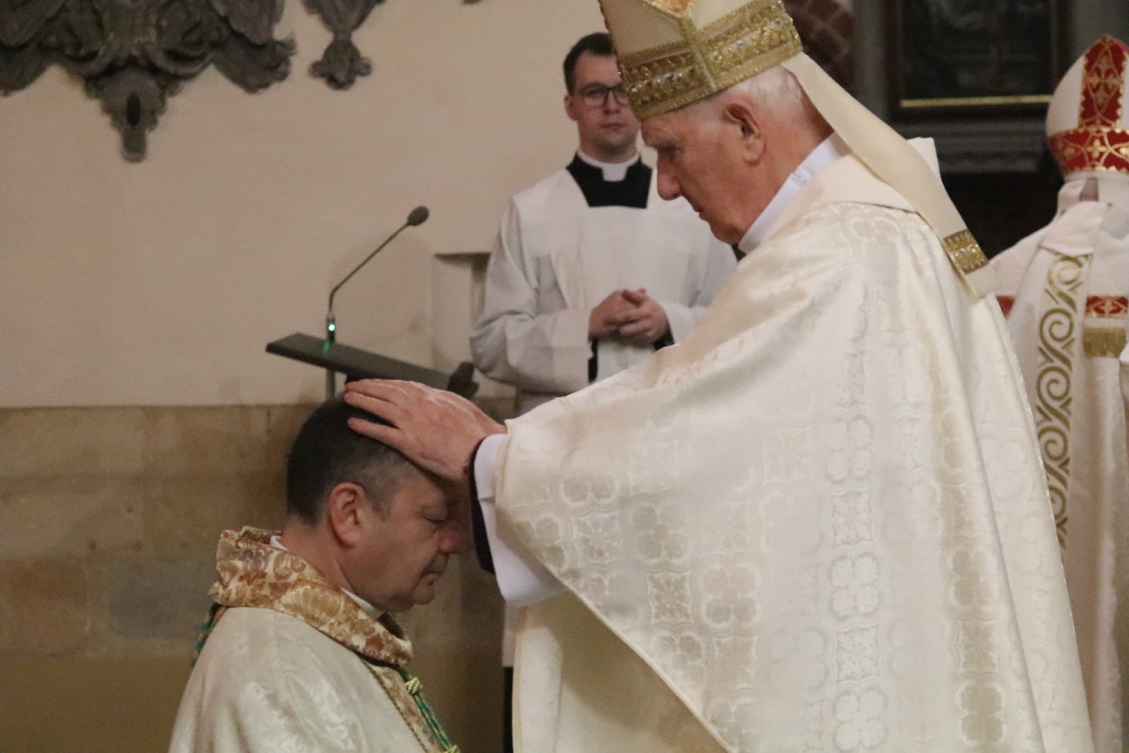 Święcenia biskupie księdza Piotra Wawrzynka	