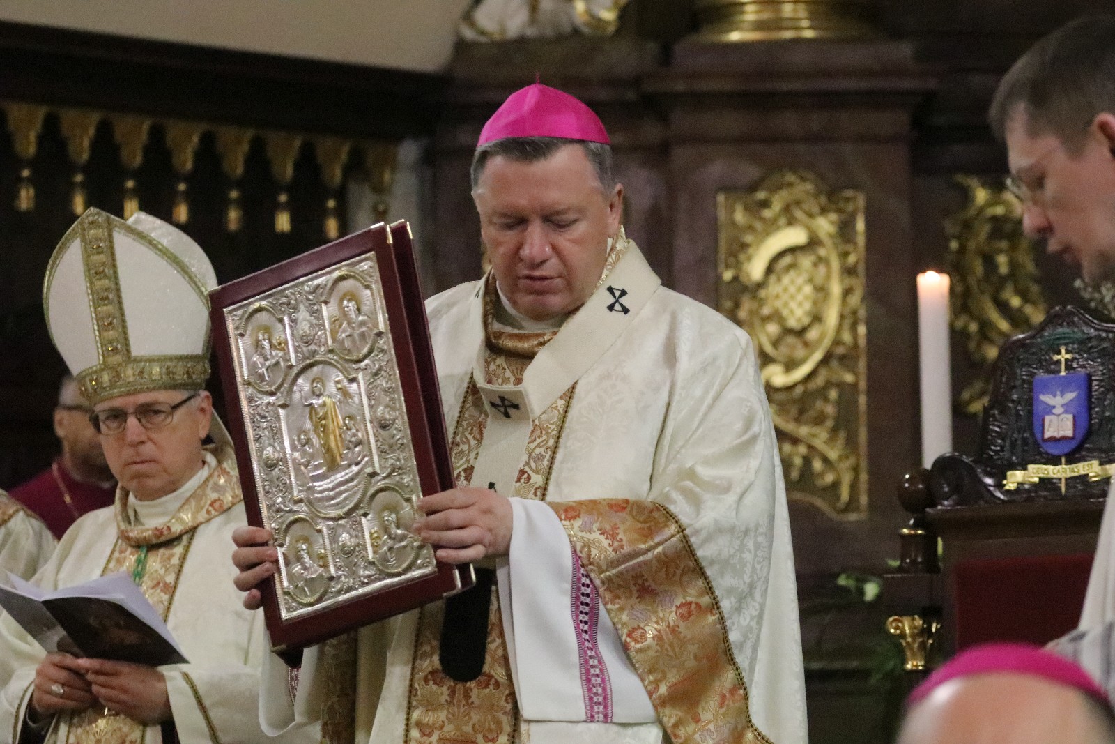 Święcenia biskupie księdza Piotra Wawrzynka	