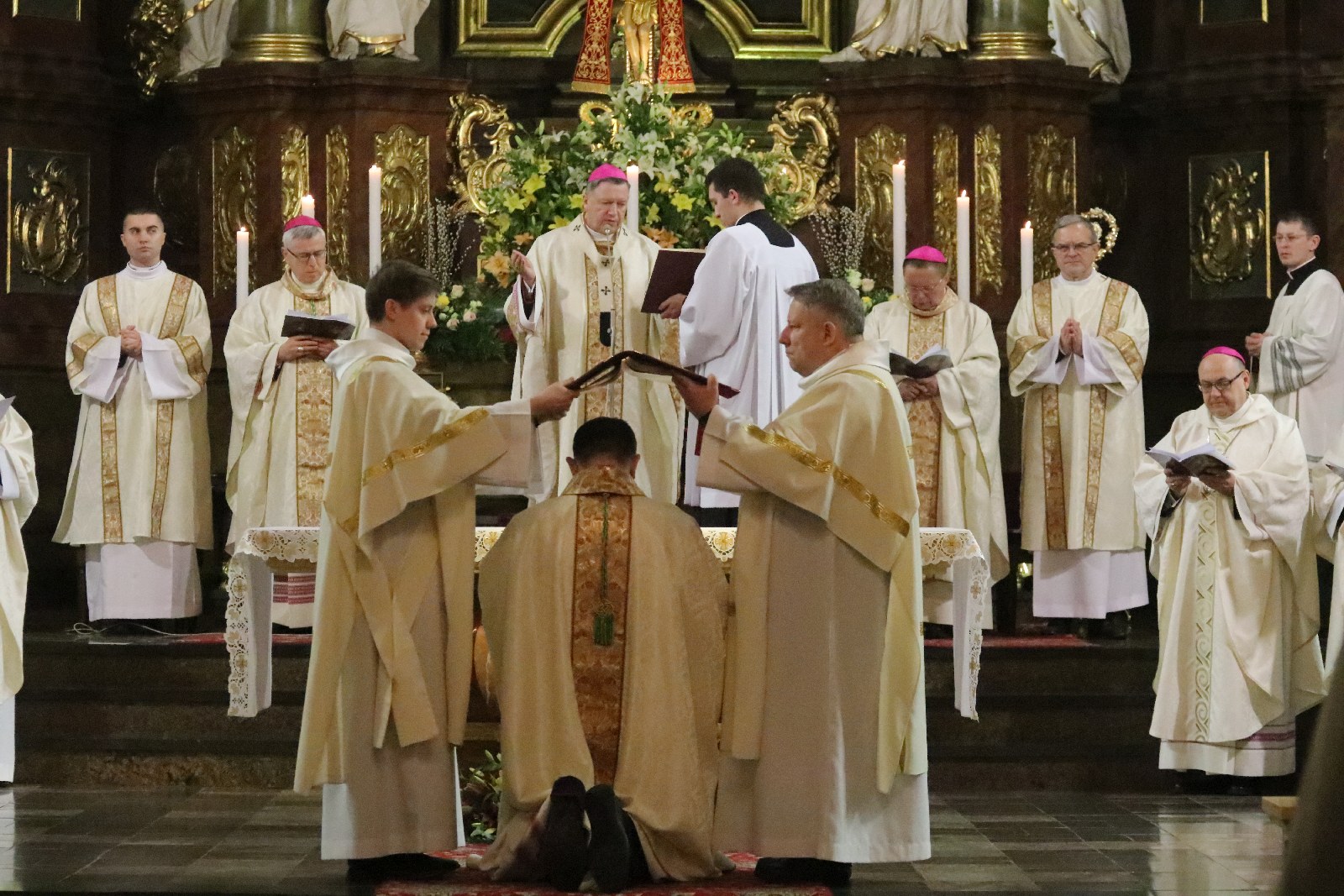 Święcenia biskupie księdza Piotra Wawrzynka	