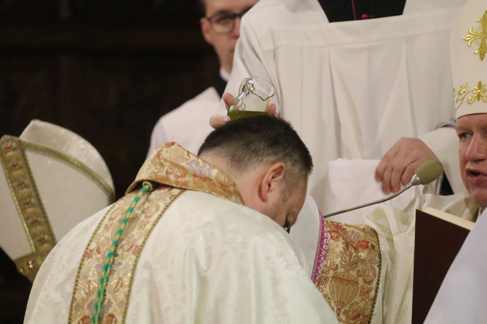 Święcenia biskupie księdza Piotra Wawrzynka	