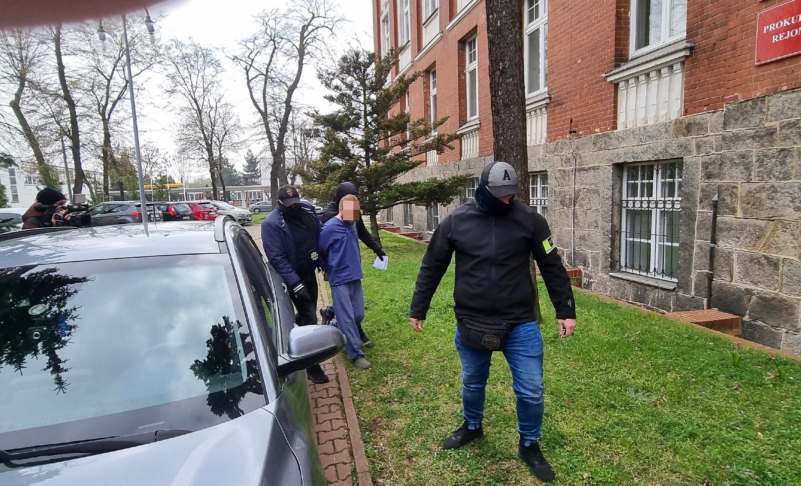 Nożownik ze Struga doprowadzony do prokuratury rejonowej