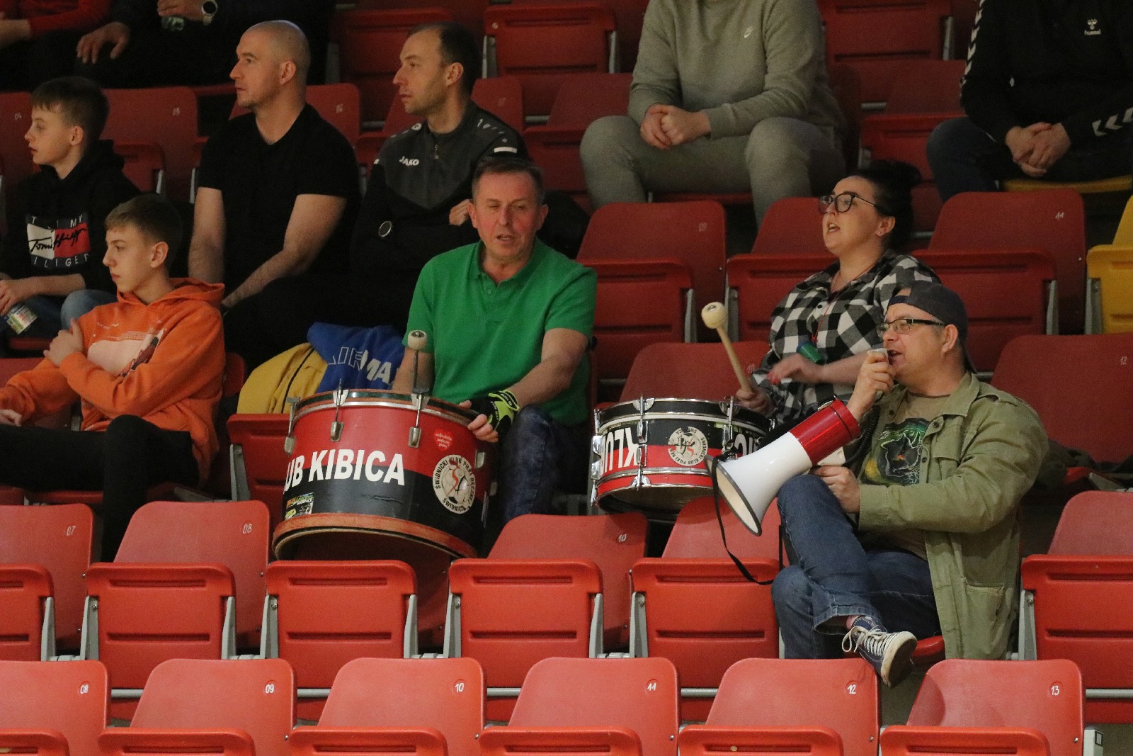 Pewne zwycięstwo Siódemki Miedź Huras Legnica