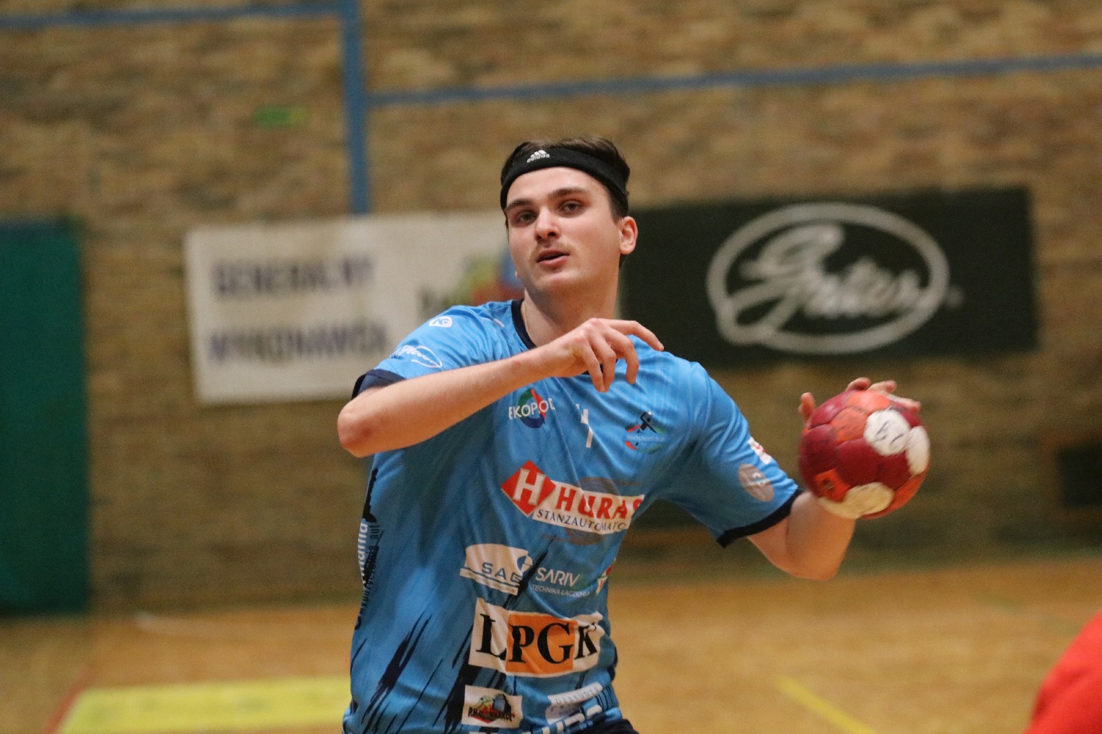 Pewne zwycięstwo Siódemki Miedź Huras Legnica