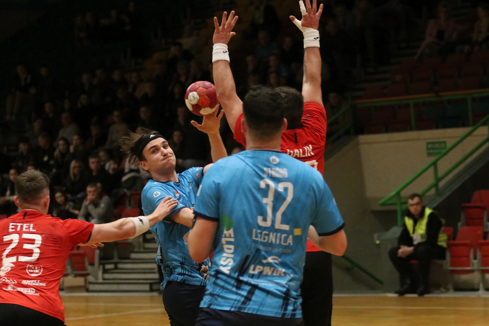 Pewne zwycięstwo Siódemki Miedź Huras Legnica