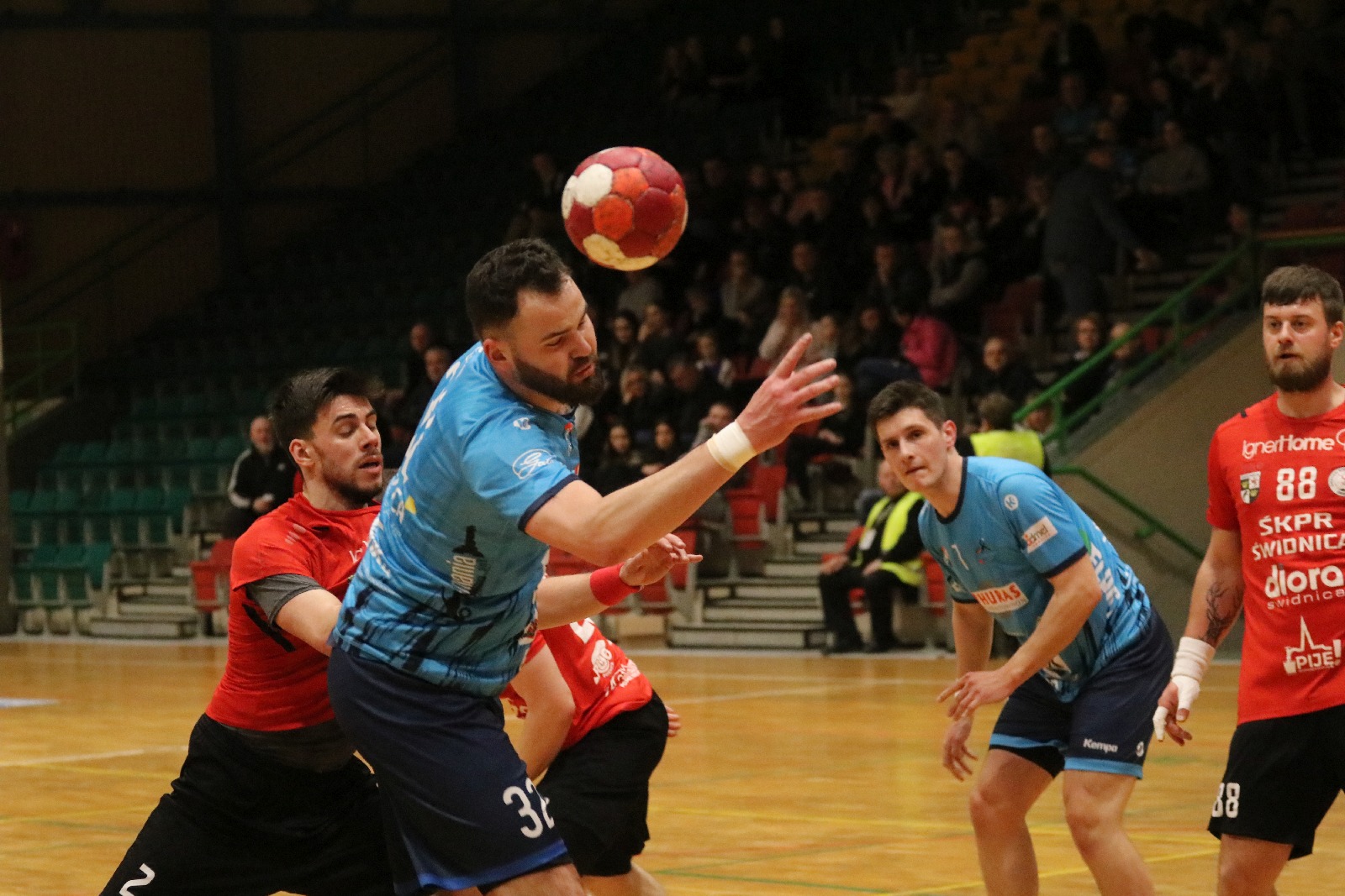 Pewne zwycięstwo Siódemki Miedź Huras Legnica