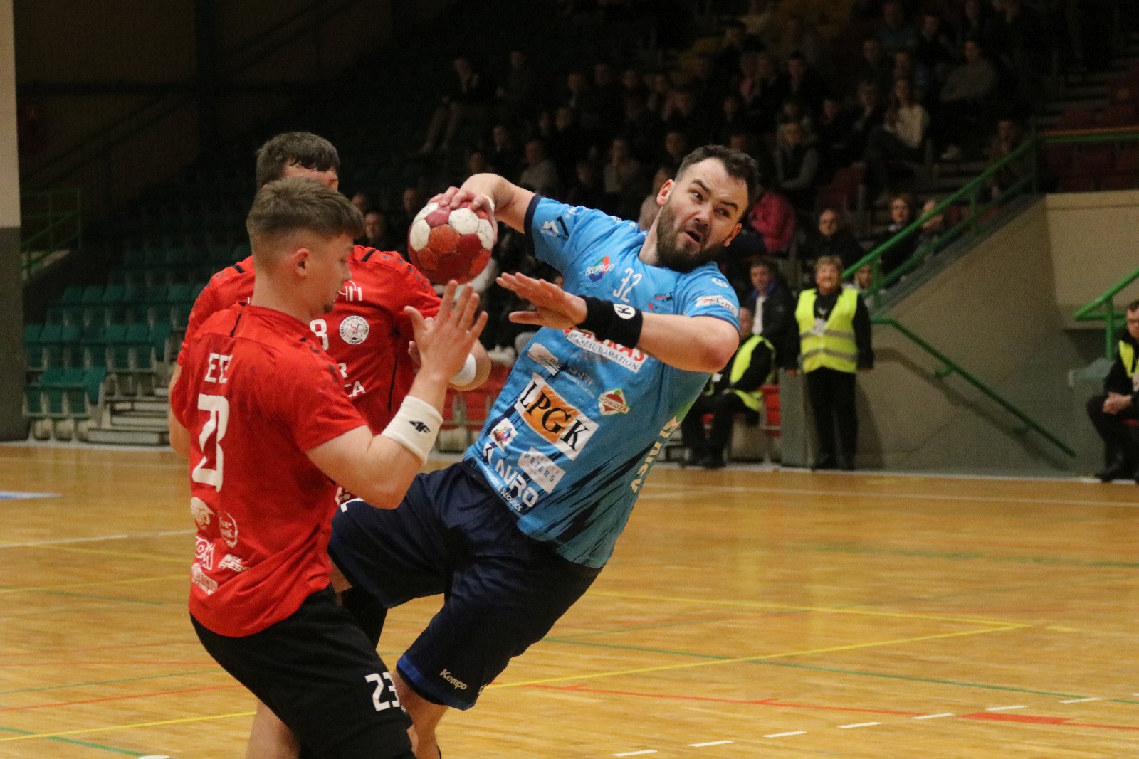 Pewne zwycięstwo Siódemki Miedź Huras Legnica