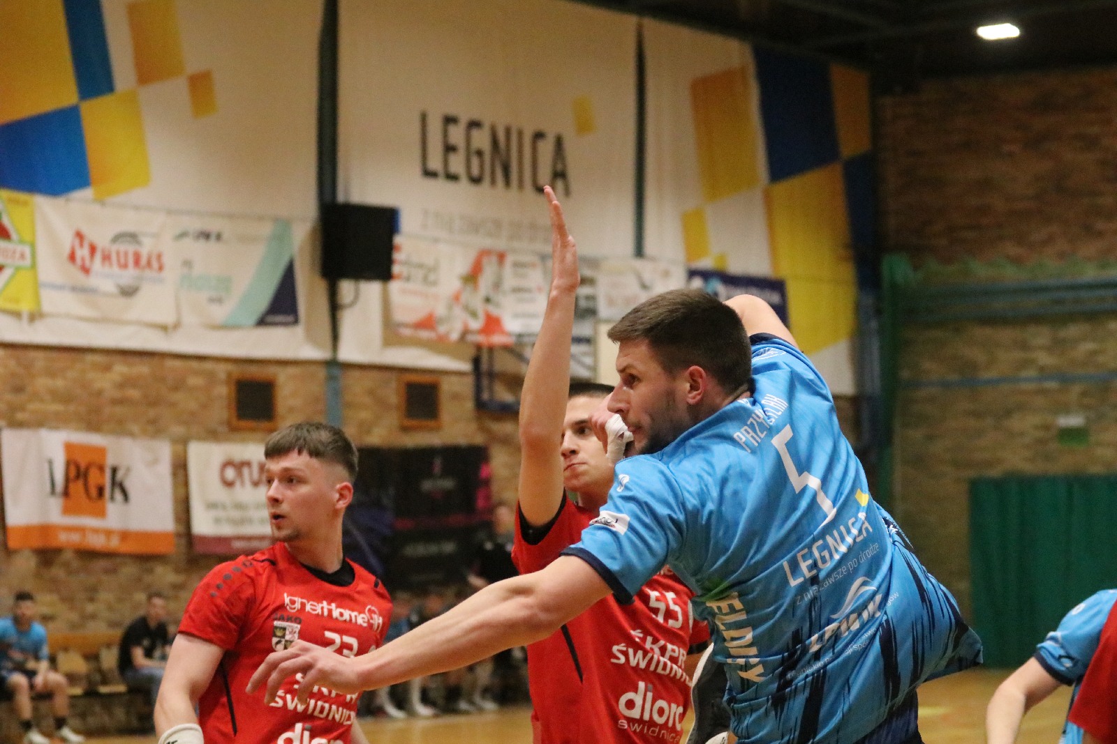 Pewne zwycięstwo Siódemki Miedź Huras Legnica