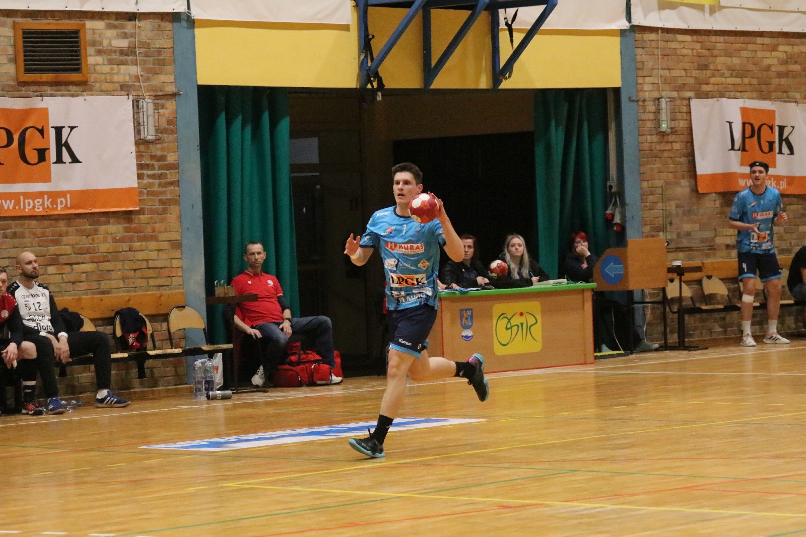 Pewne zwycięstwo Siódemki Miedź Huras Legnica