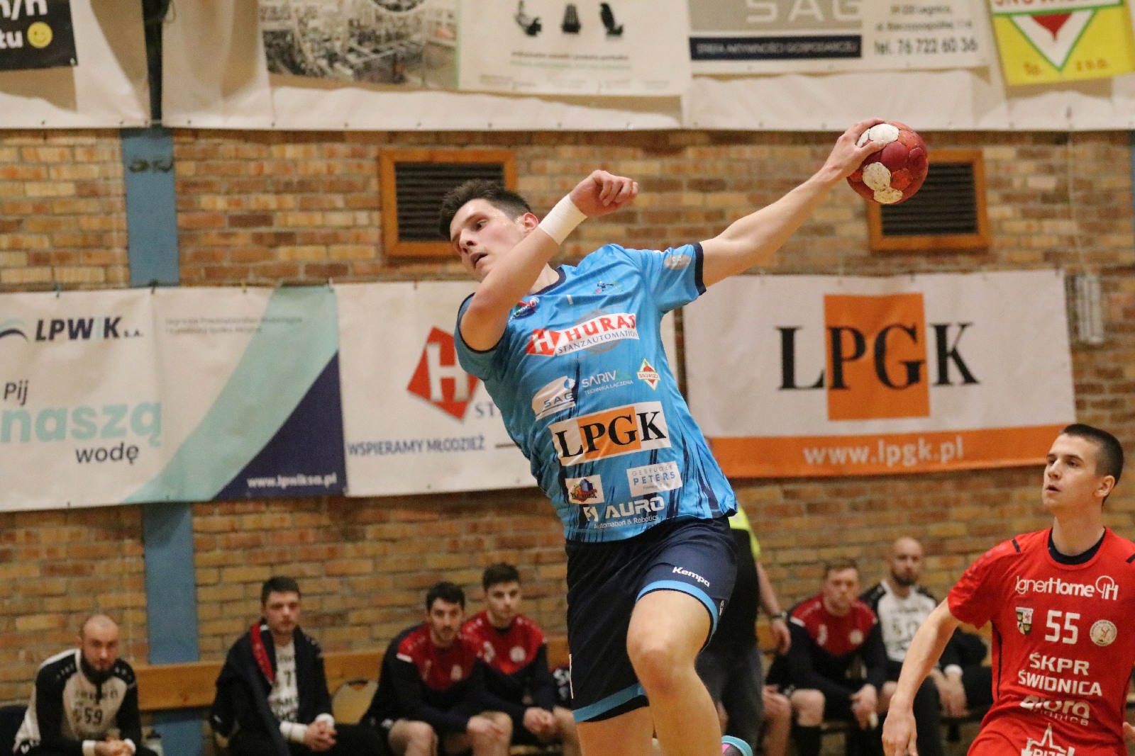 Pewne zwycięstwo Siódemki Miedź Huras Legnica