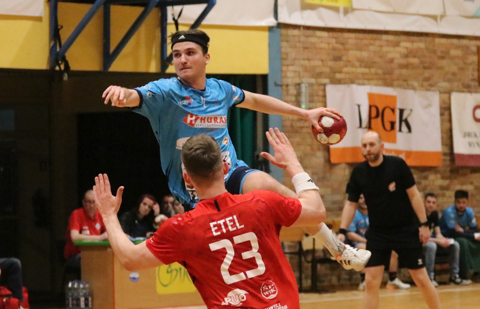 Pewne zwycięstwo Siódemki Miedź Huras Legnica