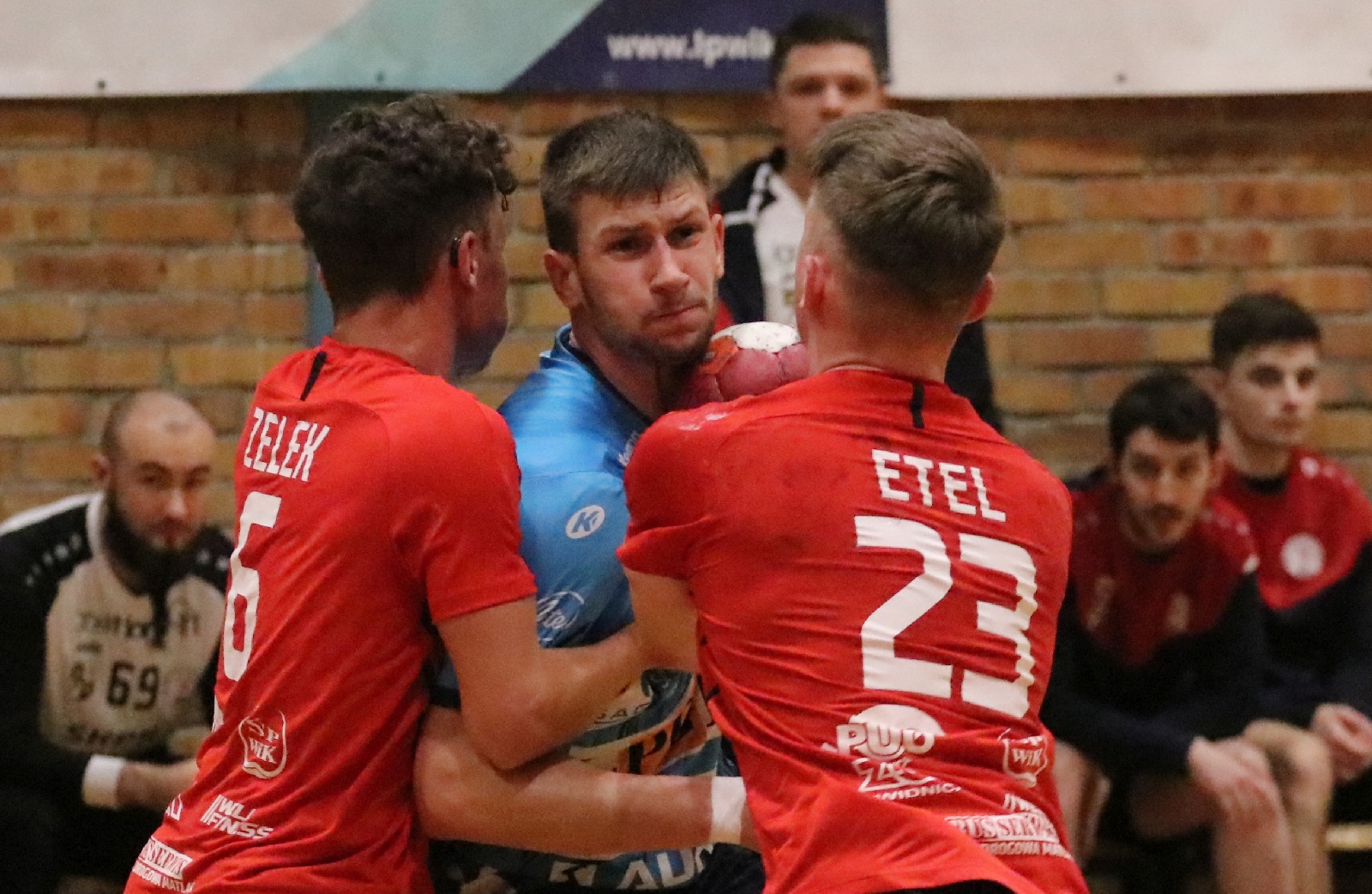 Pewne zwycięstwo Siódemki Miedź Huras Legnica