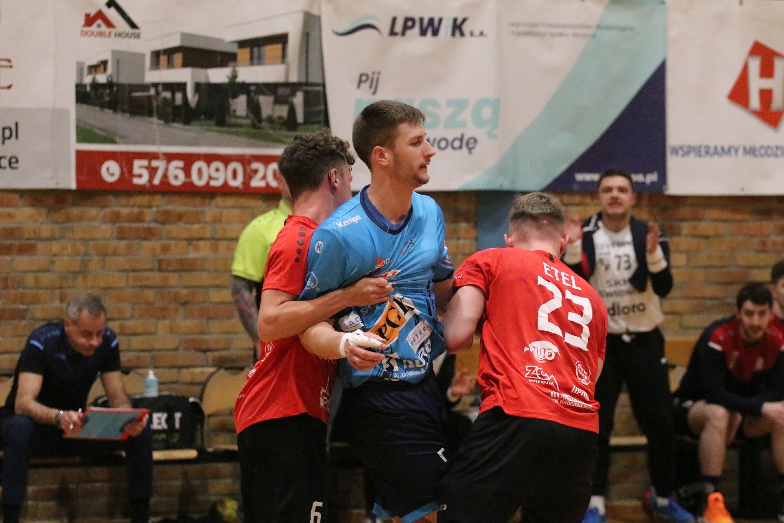 Pewne zwycięstwo Siódemki Miedź Huras Legnica