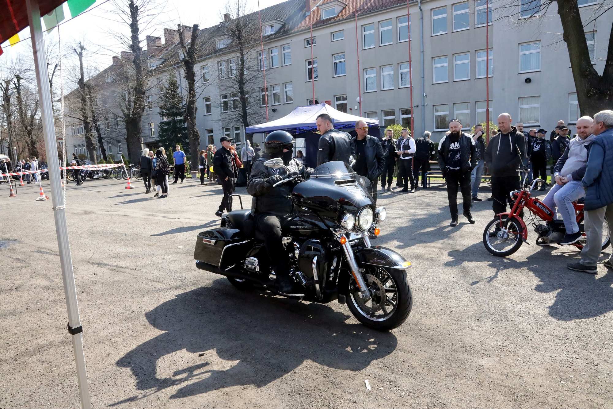 Dzień Motocykla w Zespole Szkół Samochodowych w Legnicy