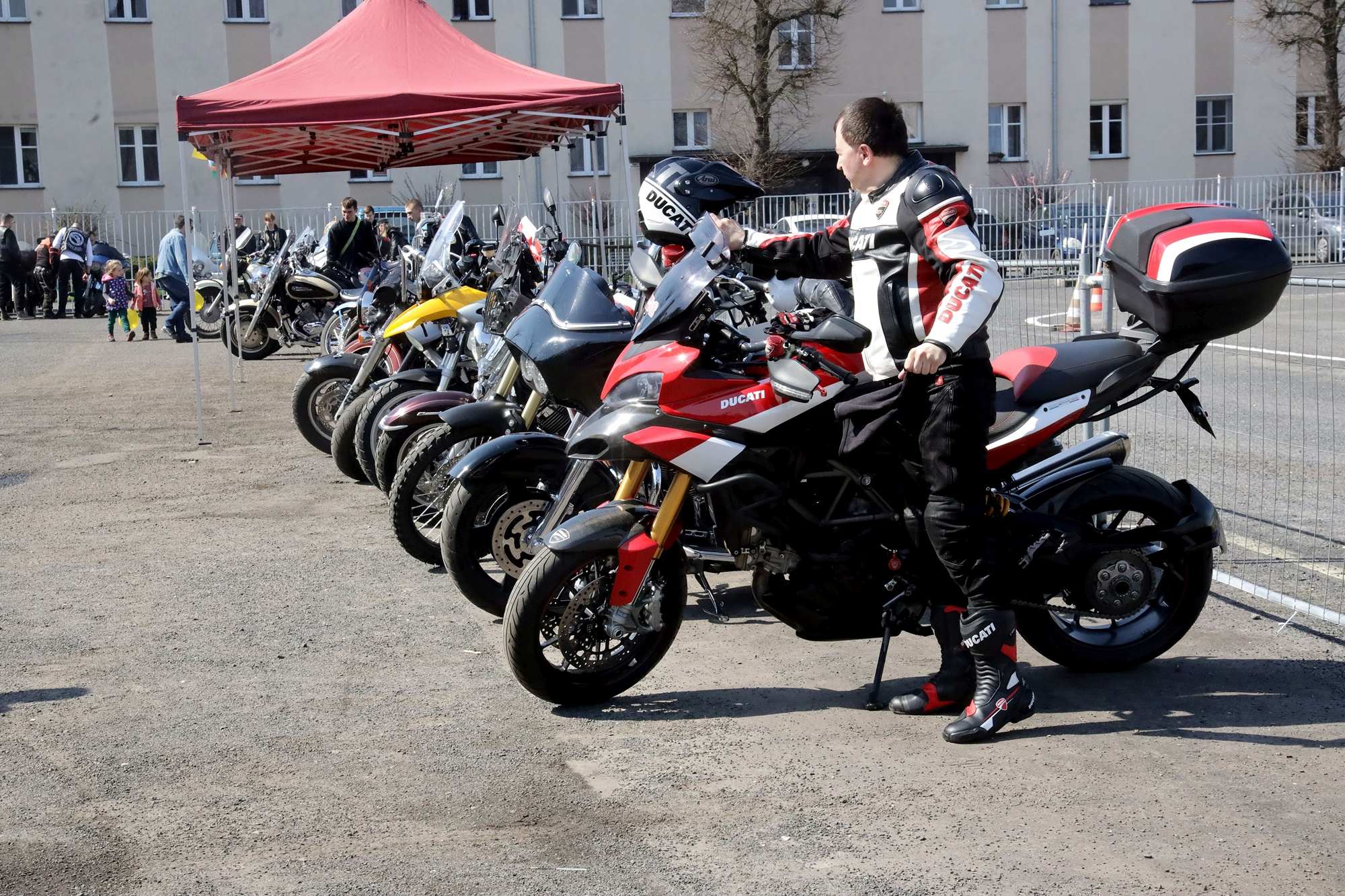 Dzień Motocykla w Zespole Szkół Samochodowych w Legnicy