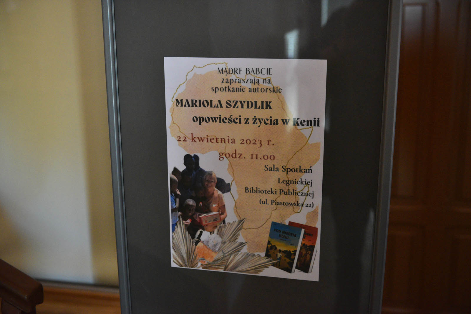 Napisała książkę o Kenii, swojej drugiej ojczyźnie