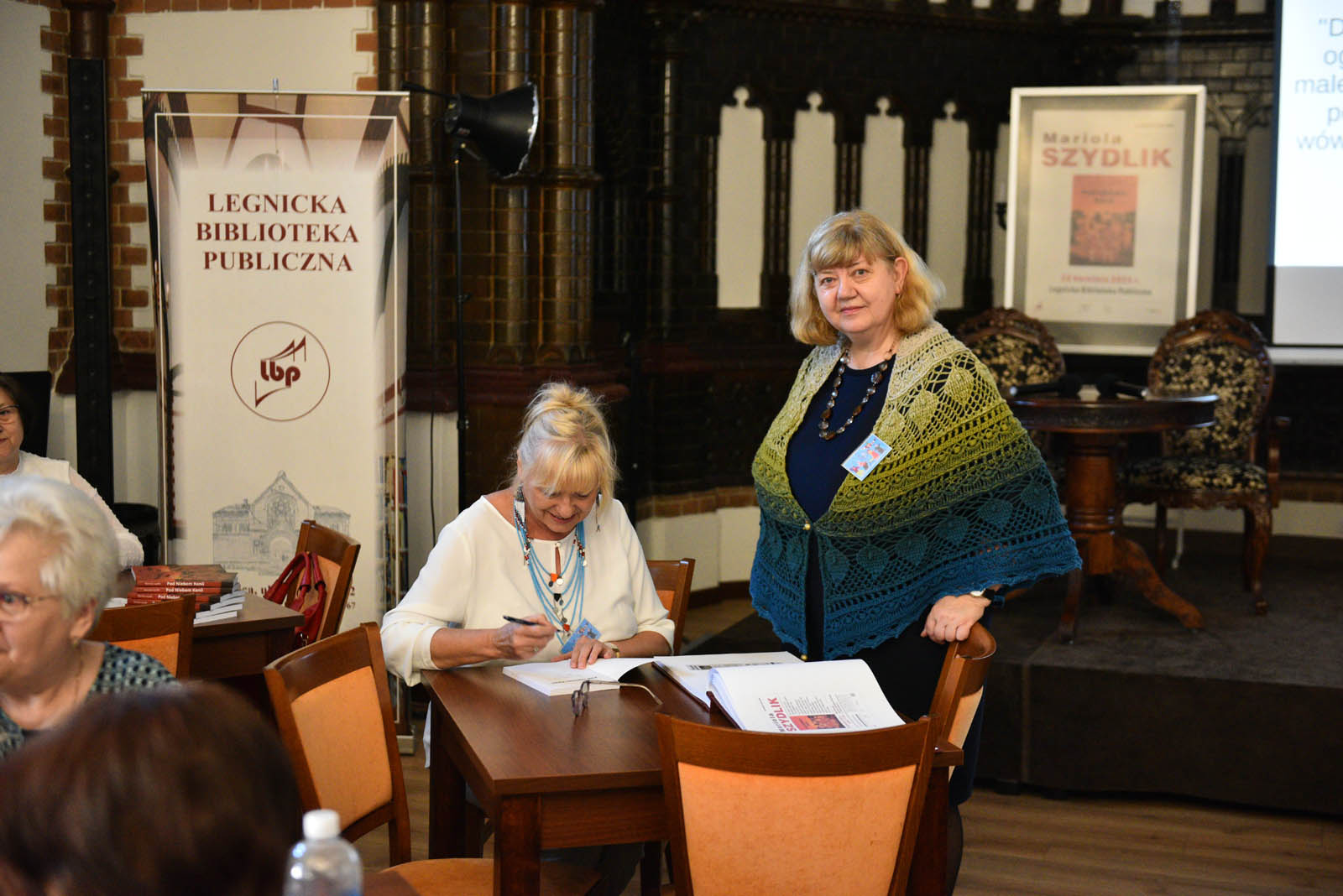 Napisała książkę o Kenii, swojej drugiej ojczyźnie