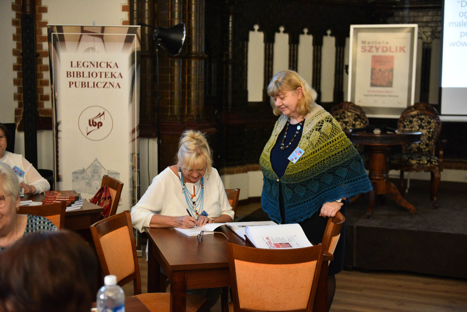 Napisała książkę o Kenii, swojej drugiej ojczyźnie