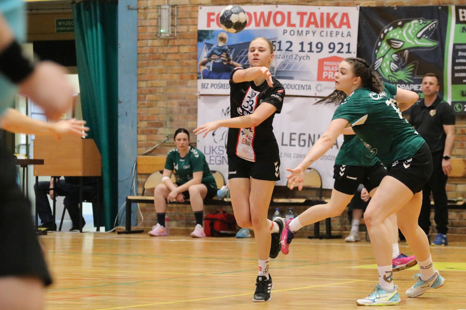 Dziewiątka Legnica gromi szczypiornistki z Krapkowic