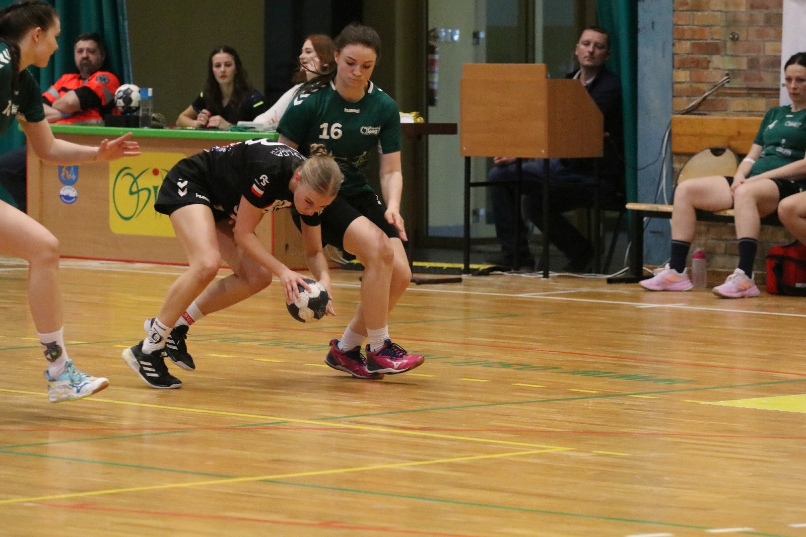 Dziewiątka Legnica gromi szczypiornistki z Krapkowic