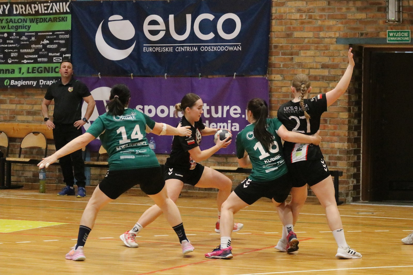 Dziewiątka Legnica gromi szczypiornistki z Krapkowic