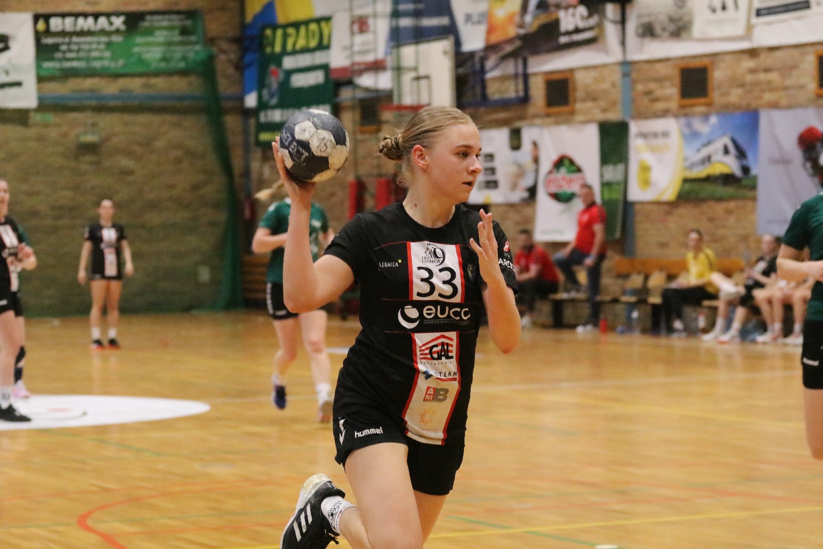 Dziewiątka Legnica gromi szczypiornistki z Krapkowic