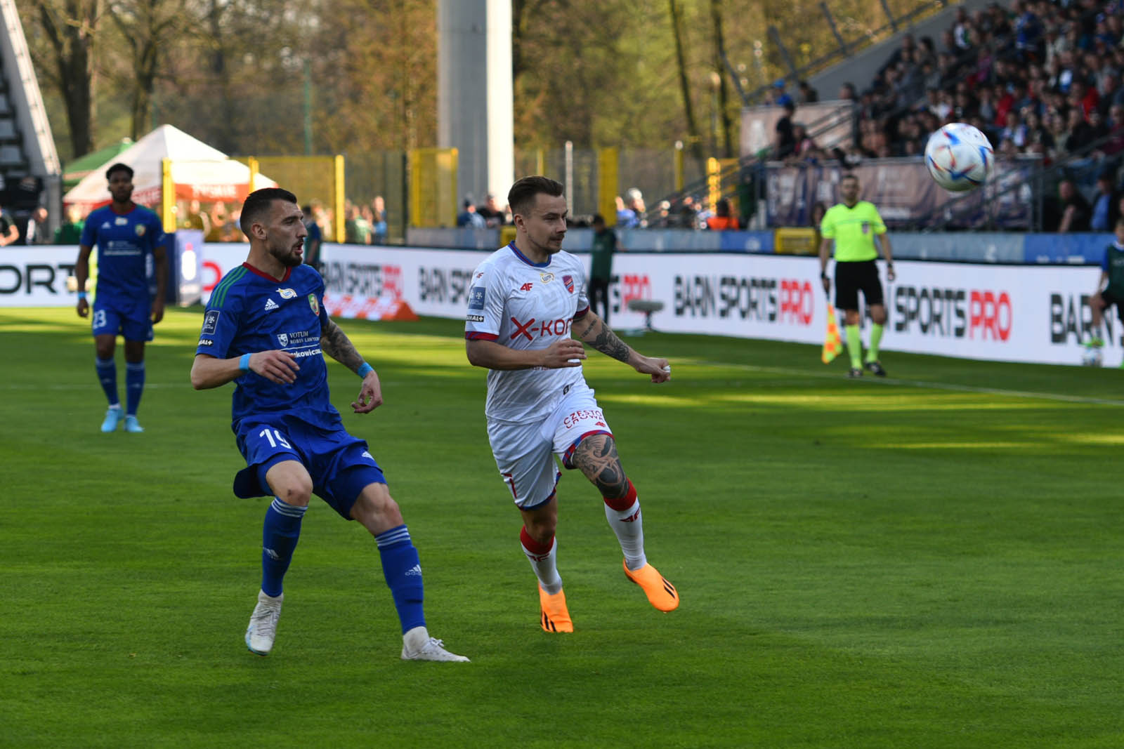 Miedź Legnica przegrywa z Rakowem Częstochowa
