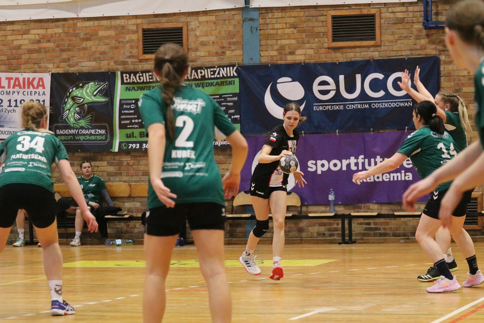 Dziewiątka Legnica gromi szczypiornistki z Krapkowic