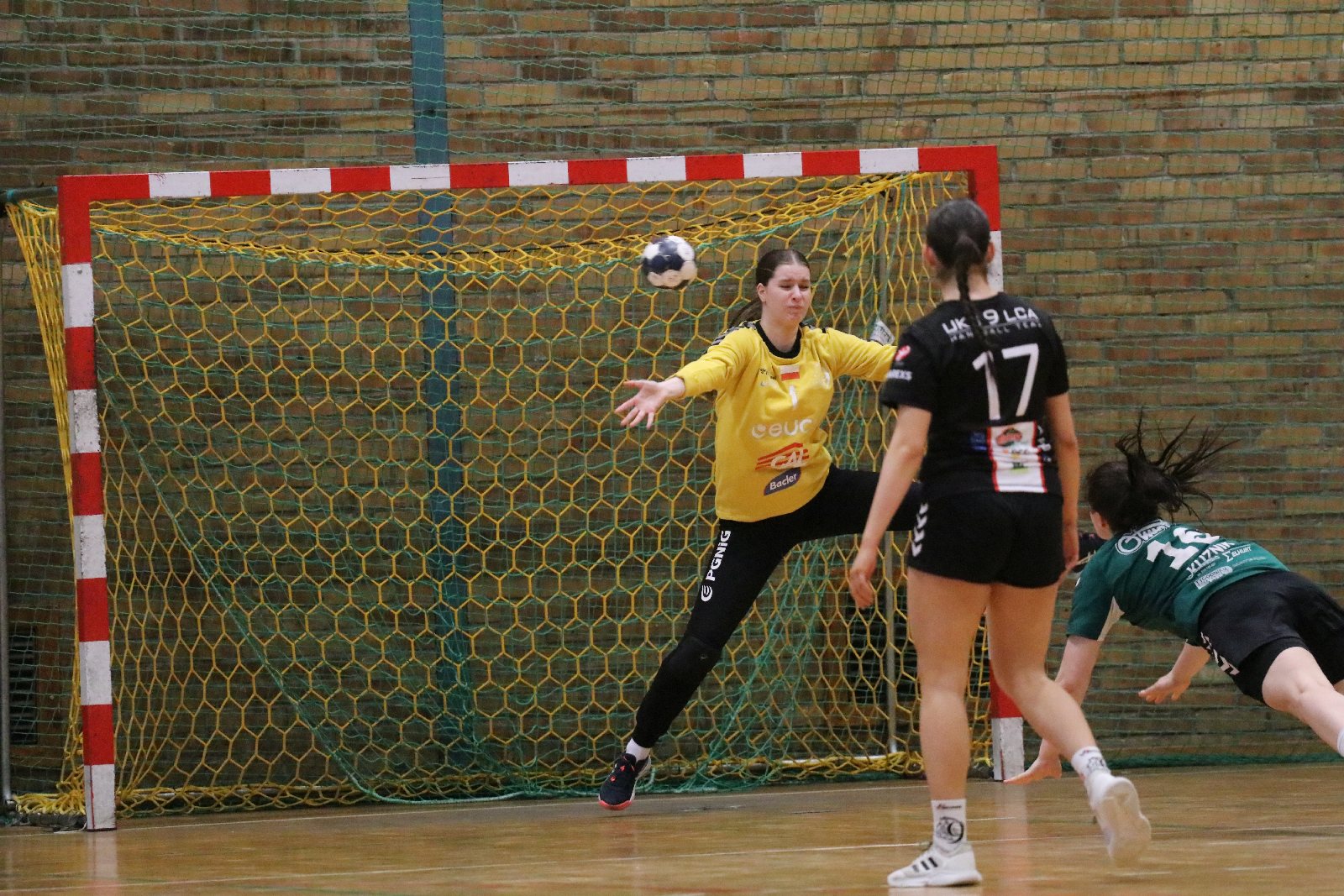 Dziewiątka Legnica gromi szczypiornistki z Krapkowic