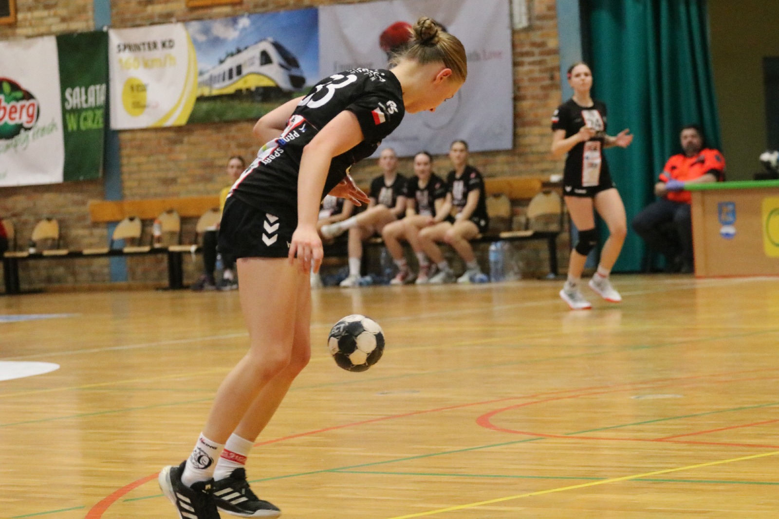 Dziewiątka Legnica gromi szczypiornistki z Krapkowic