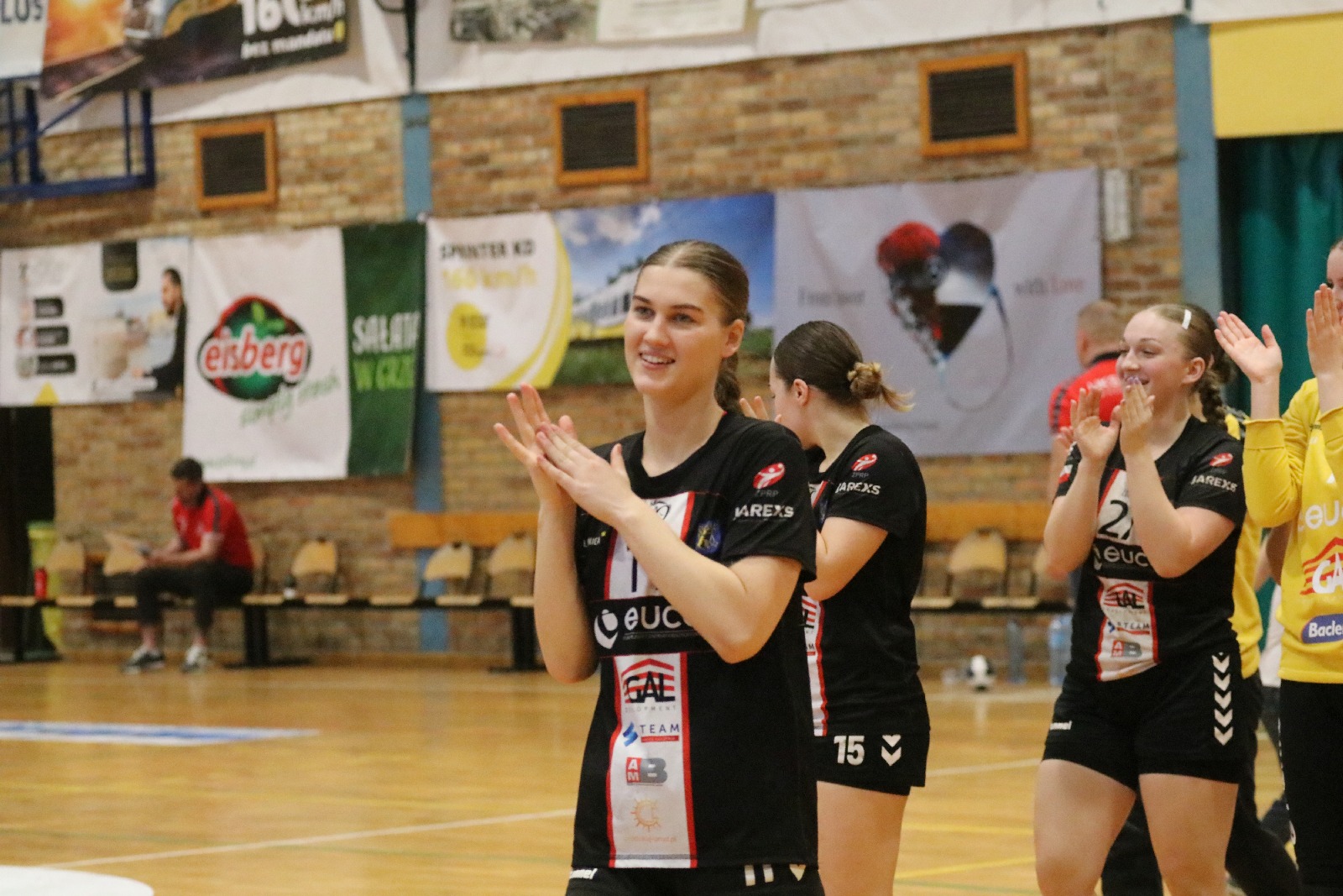 Dziewiątka Legnica gromi szczypiornistki z Krapkowic